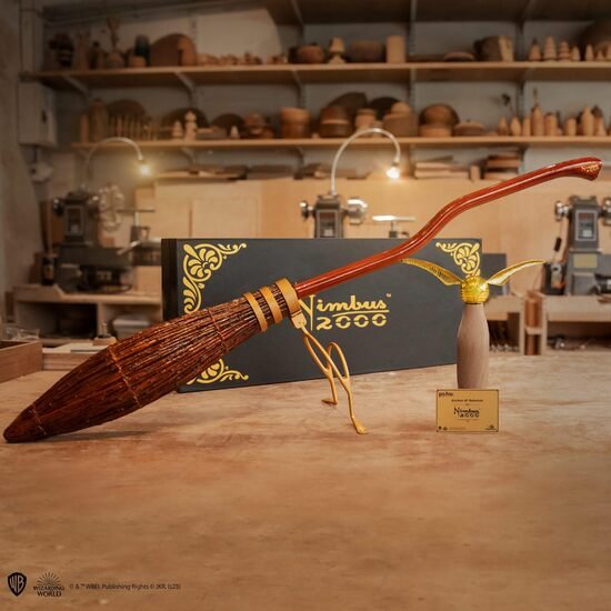 RÉPLICA ESCOBA JUNIOR NIMBUS 2000