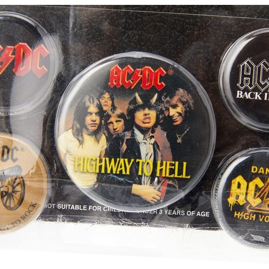SET DE CHAPAS ( 5 UNIDADES) AC/DC 1X 3,8 CM/4 X 2,5CM